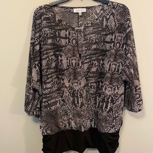 Jennifer Lopez Women’s XL dressy top.